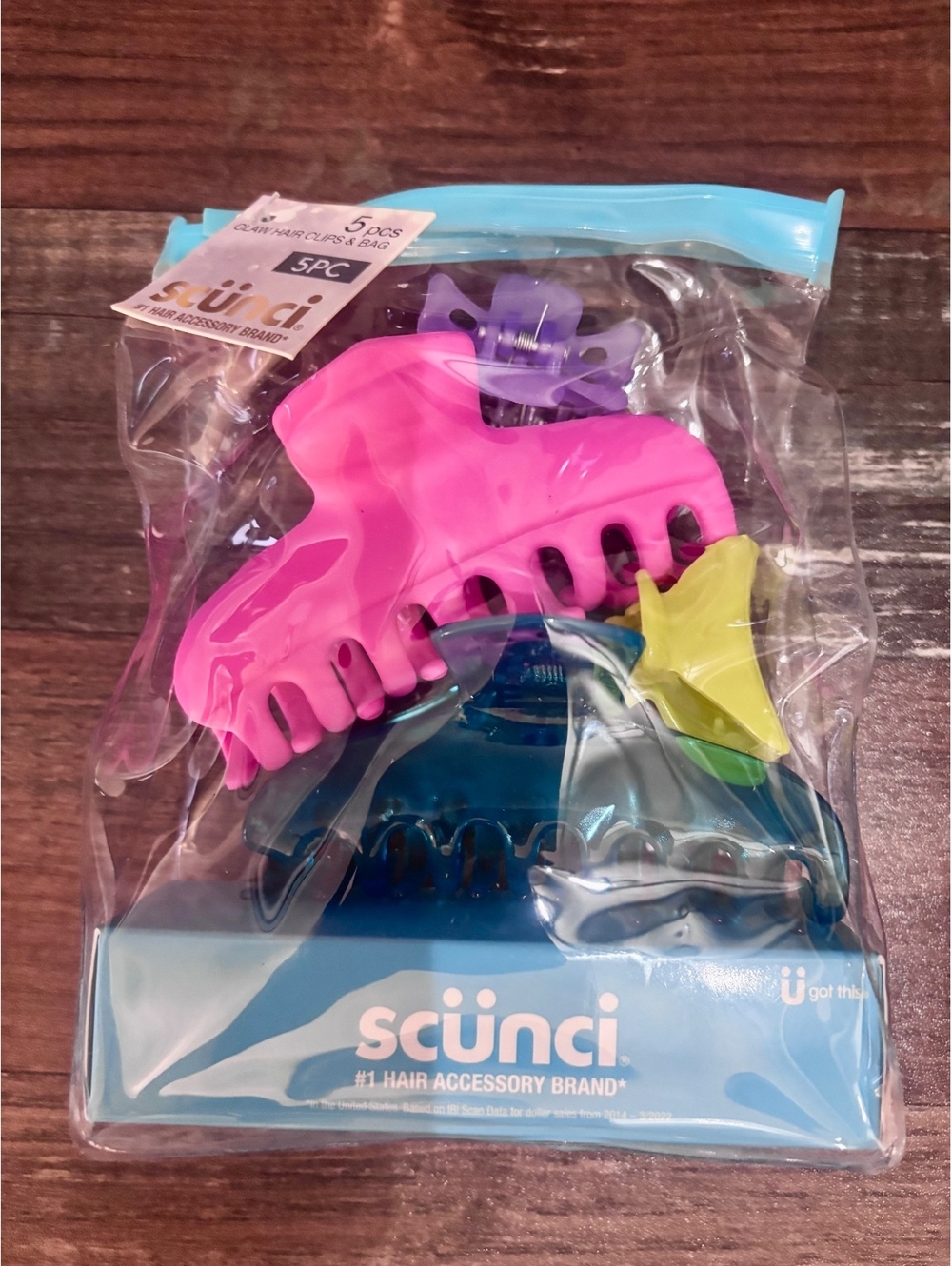 NWT Scunci claw hair clips set with bag